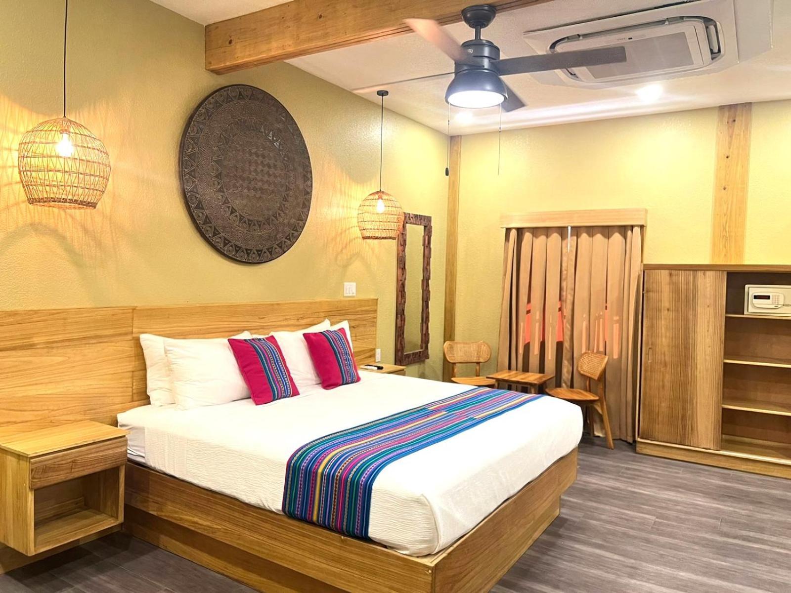 Mr. Tucan Hotel 西区 外观 照片