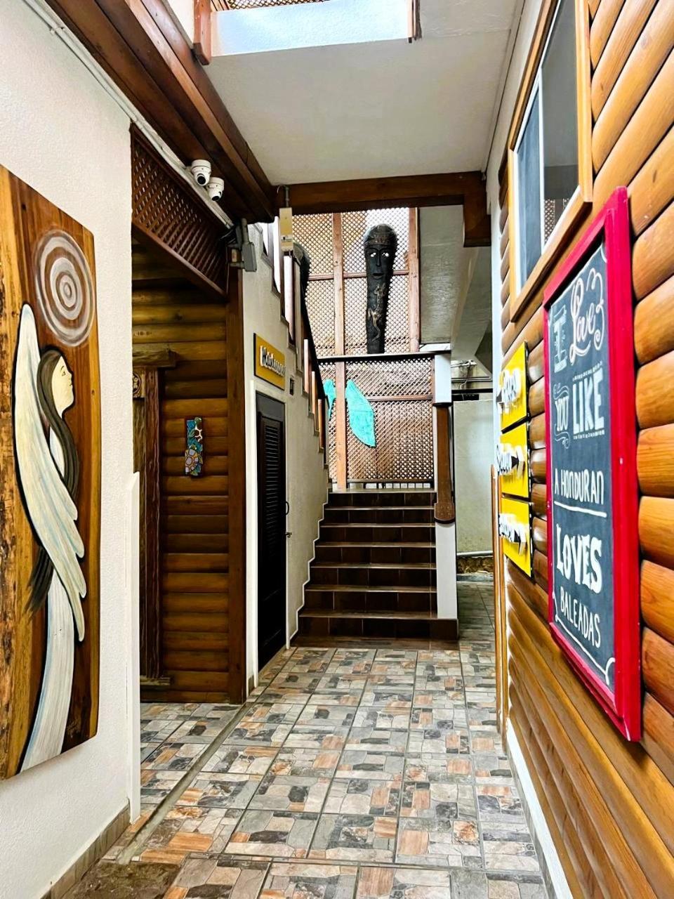Mr. Tucan Hotel 西区 外观 照片